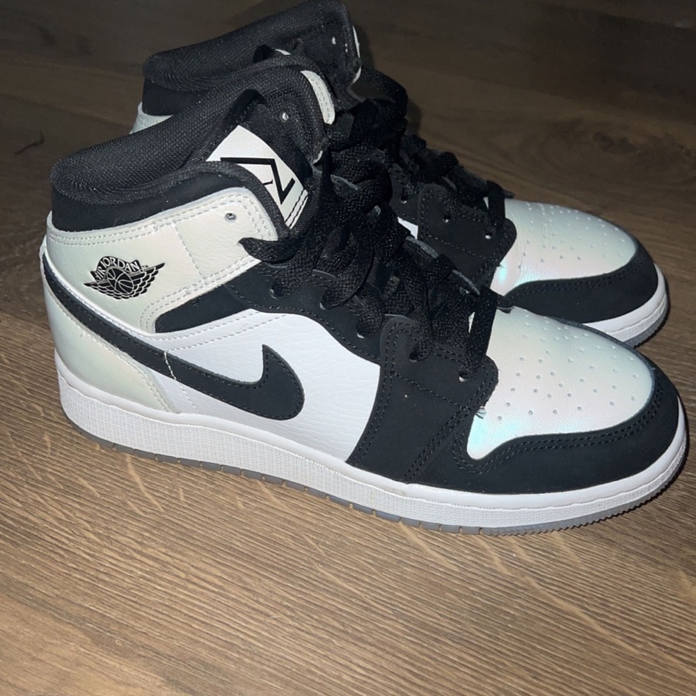 Jordan 1 Diamond Mid’s